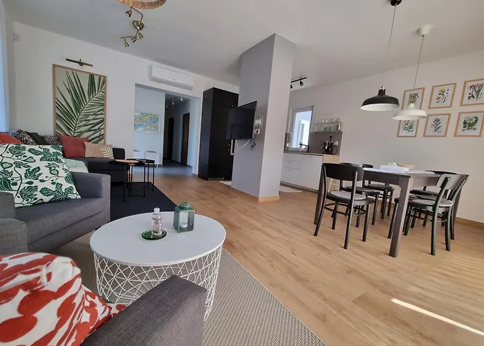 Ironhill Apartmanhaz 沃尼奥尔茨沃什海吉