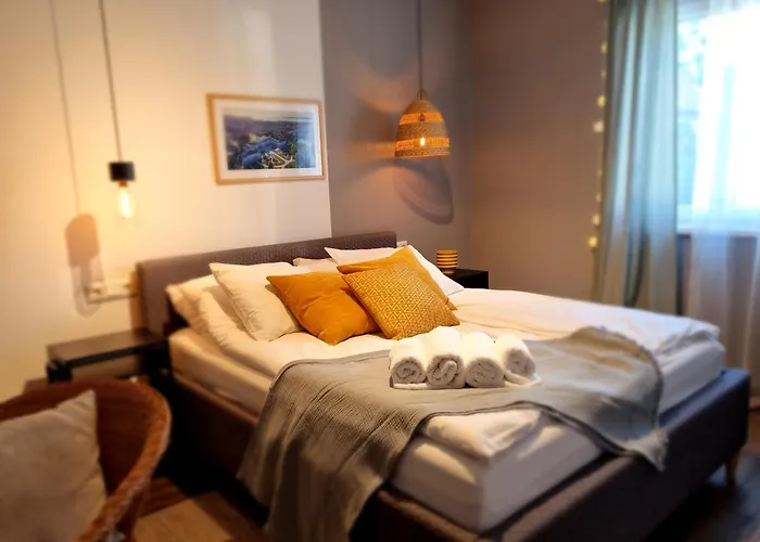 Ironhill Apartmanhaz * Vonyarcvashegy