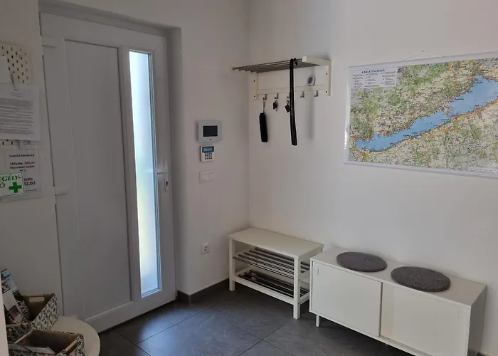 Ironhill Apartmanhaz 公寓 *