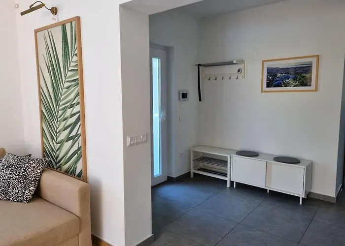 Ironhill Apartmanhaz 沃尼奥尔茨沃什海吉